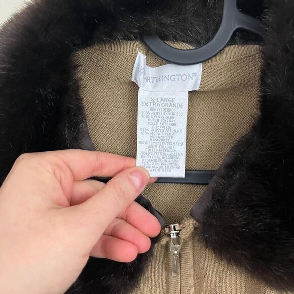 beige vintage 90s girly downtown it girl knit zip up sweater w/ faux fur collar - Picture 8 of 8